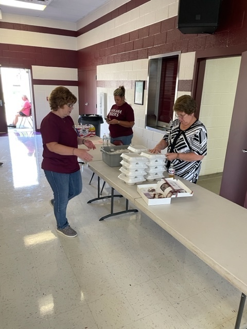 Tenaha ISD faculty preparing boxes for fundraiser